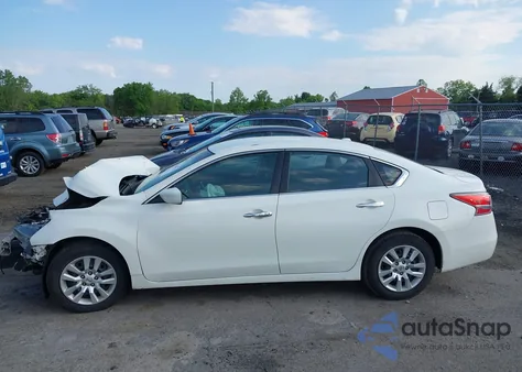2015 Nissan Altima 2.5/2.5 S/2.5 Sl/2.5 Sv z USA, uszkodzony, nr VIN 1N4AL3AP9FC440062